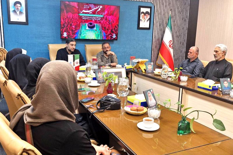 شاعران بوشهری در «هم‌مسیر» از رهبر شهید انقلاب و اربعین گفتند