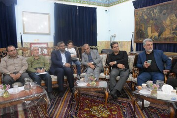 نشست امین ادب در شیراز