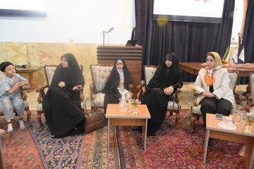 نشست امین ادب در شیراز