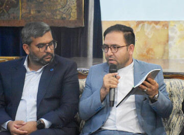 نشست امین ادب در شیراز