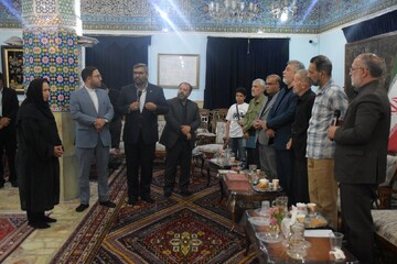 نشست امین ادب در شیراز