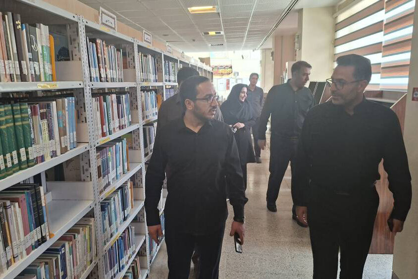 بازدید مدیرکل امور عمرانی نهاد کتابخانههای عمومی کشور از کتابخانه مرکزی و ادارهکل کتابخانههای عمومی استان ایلام