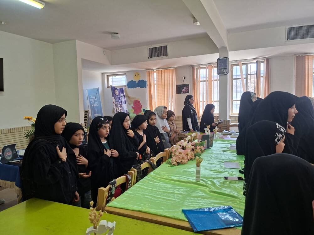 ویژهبرنامه «کودکان عاشورایی» در کتابخانه عمومی امام رضا(ع) برگزار شد