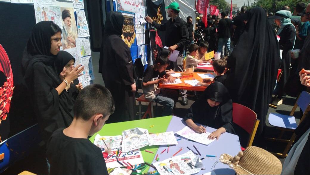 موکب‌های «کتاب اربعین» کتابخانه‌های عمومی استان تهران در مسیر جاماندگان اربعین