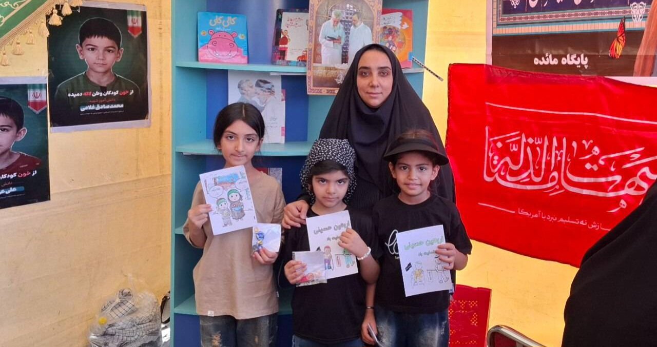 موکب فرهنگی اداره کتابخانه‌های ملارد در مسیر پیاده‌روی جاماندگان اربعین در صفادشت