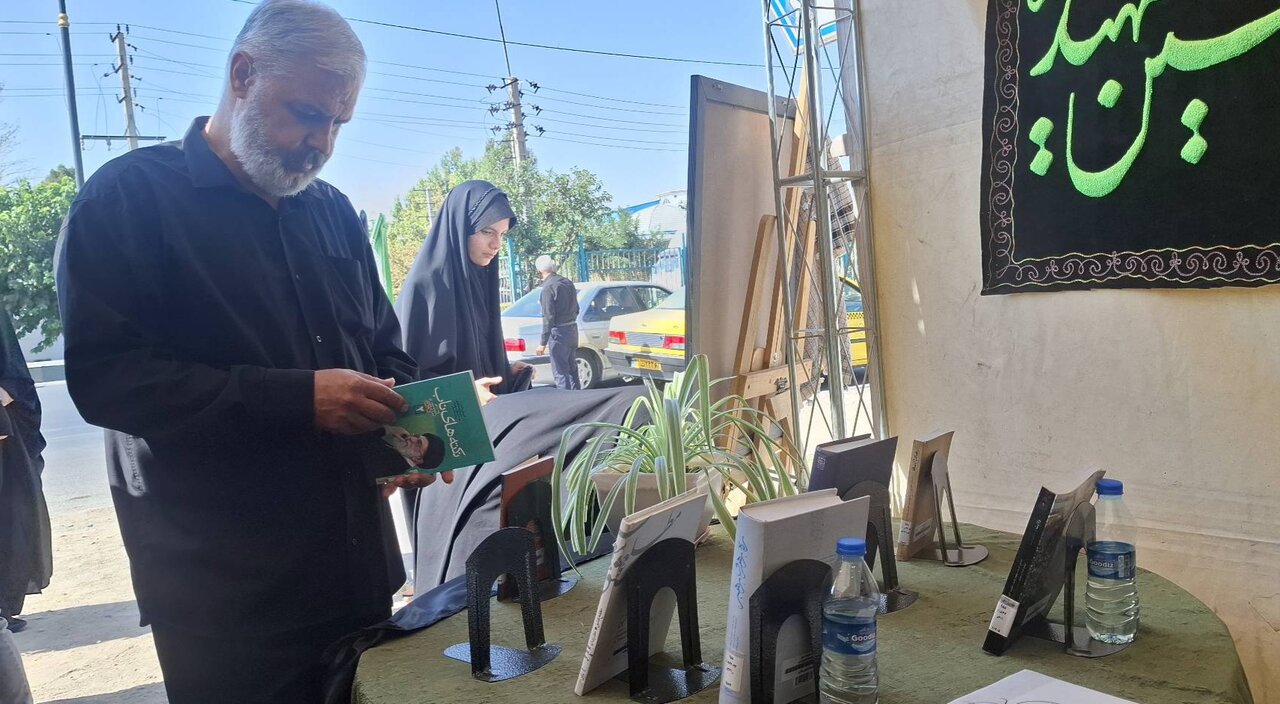 موکب فرهنگی اداره کتابخانههای ملارد در مسیر پیادهروی جاماندگان اربعین در صفادشت