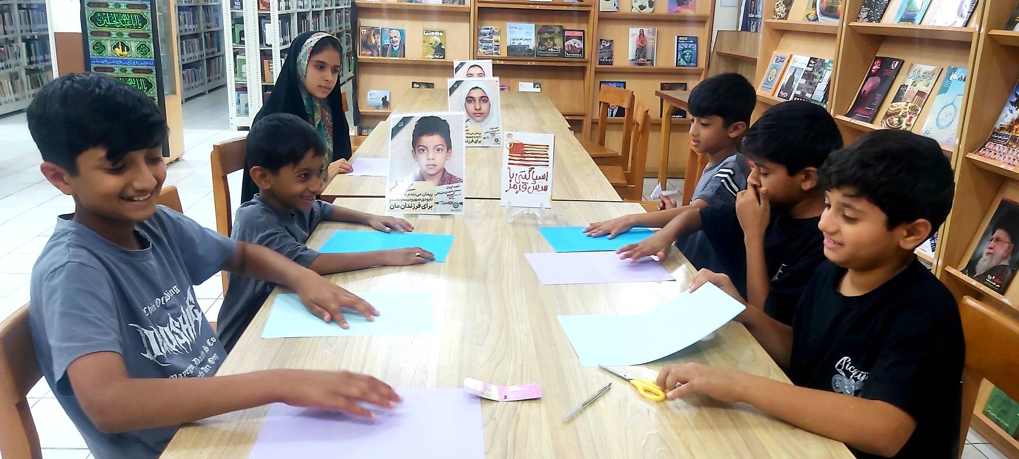 «تا میناب»؛ کتابخانه‌های هرمزگان با کتاب، هنر و قصه، یاد دانش‌آموزان شهید «شجره طیبه» را زنده نگه داشتند