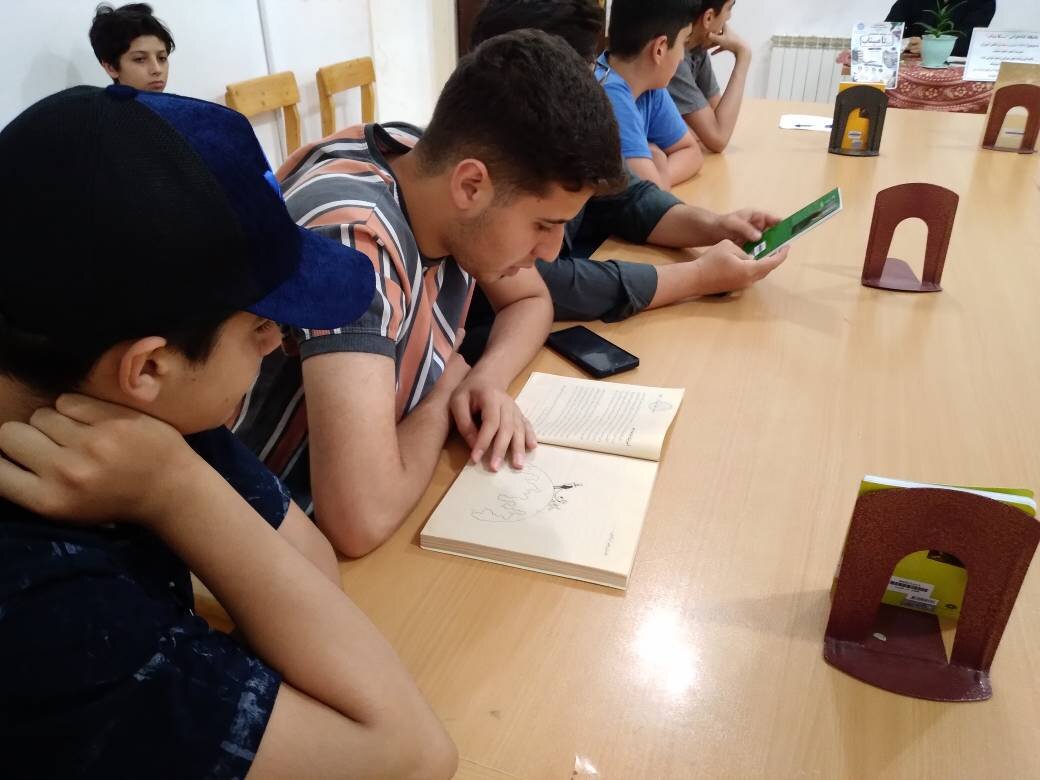 ویژه‌برنامه «باشگاه کتابخوانی تا میناب» در کتابخانه عمومی استاد محمدی اشتهاردی برگزار شد