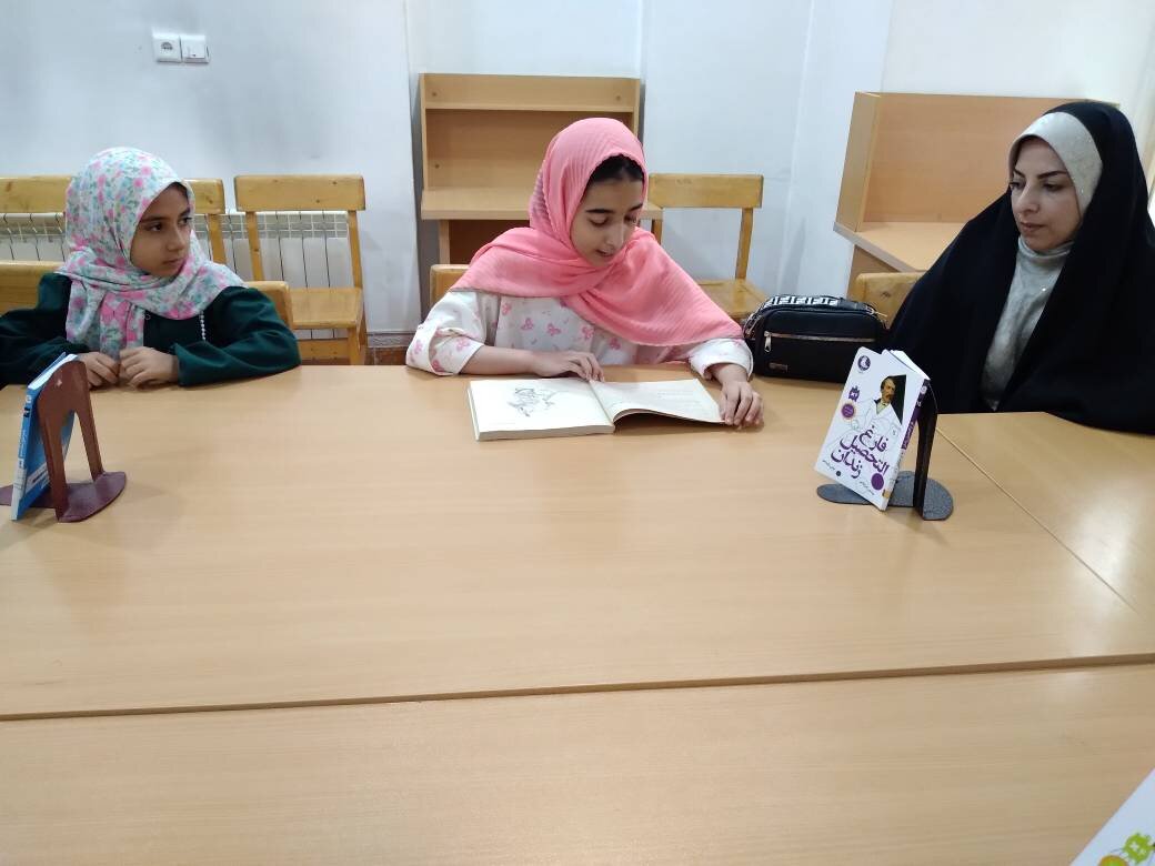 ویژه‌برنامه «باشگاه کتابخوانی تا میناب» در کتابخانه عمومی استاد محمدی اشتهاردی برگزار شد