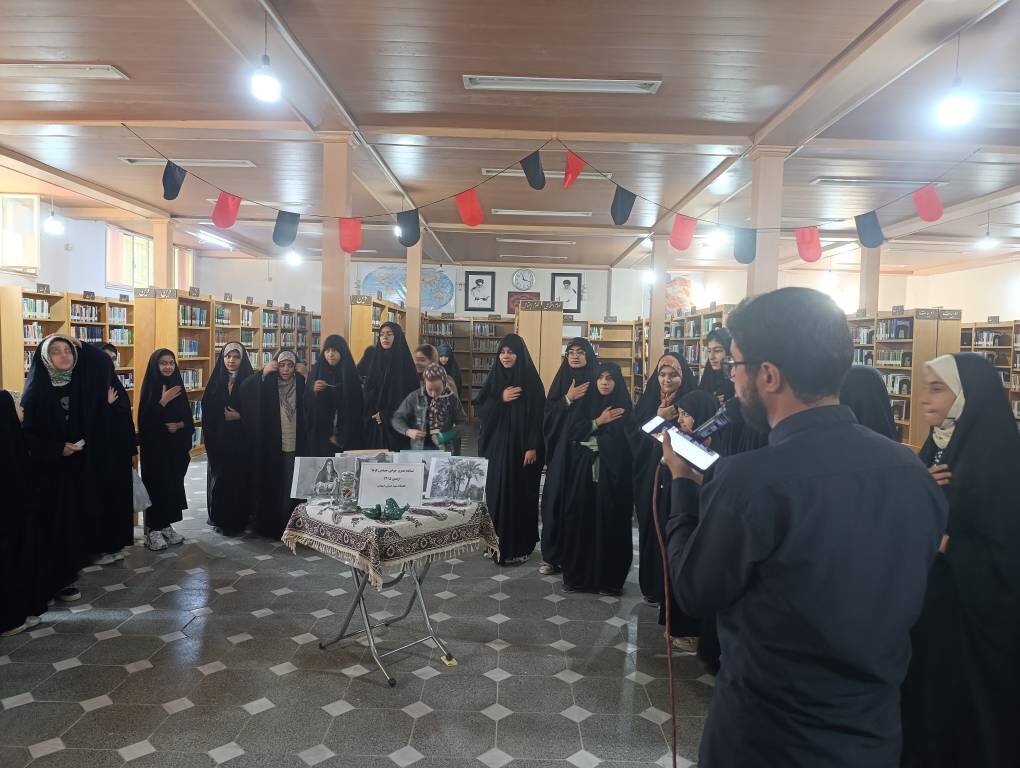 مراسم معنوی جاماندگان اربعین با محوریت کتاب و فرهنگ حسینی در کتابخانه شهید اشرفی اصفهانی
