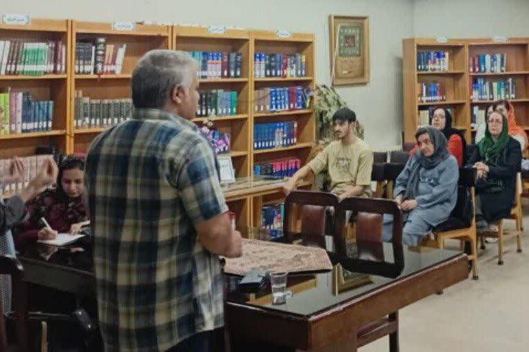 خودشناسی؛ محور نشست‌های آموزشی ویژه اعضای ناشنوا در کتابخانه دکتر حصیبی اراک