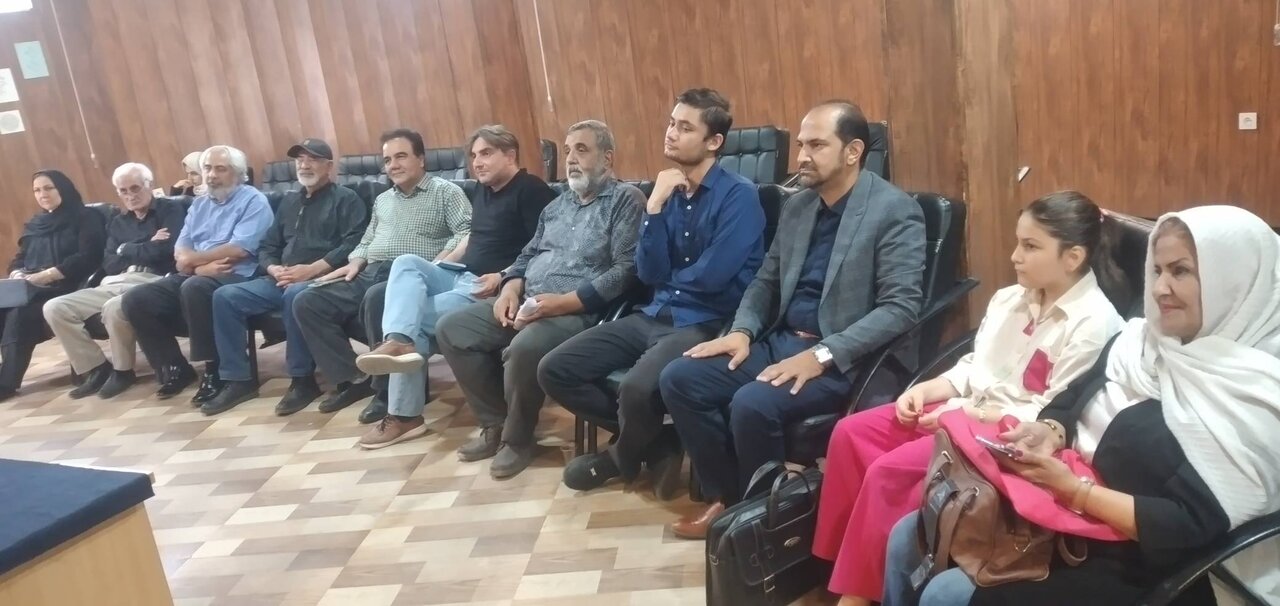 «عصر شعر حسینی» در کتابخانه عمومی الهادی هشتگرد برگزار شد