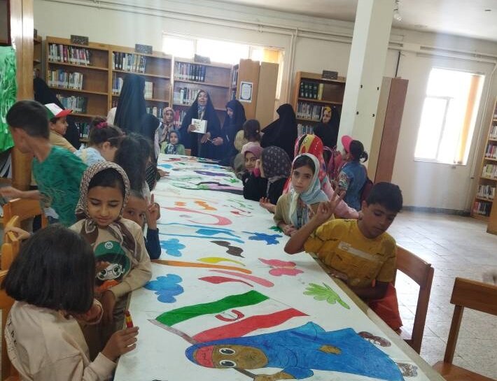 مراسم یادبود رهبر شهید و شهدای مدرسه شجره طیبه میناب در کتابخانه عمومی ابنسینا گلتپه