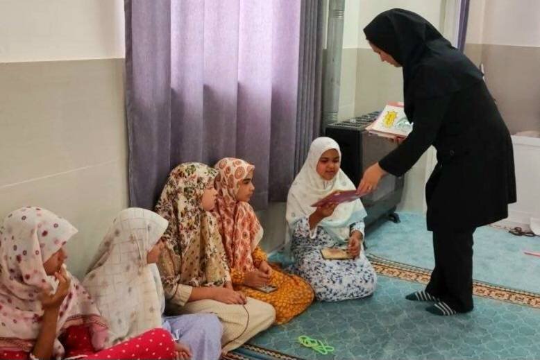 باشگاه کتابخوانی «تا میناب» با اجرای برنامههای فرهنگی در گامیشلی نزار همراه شد