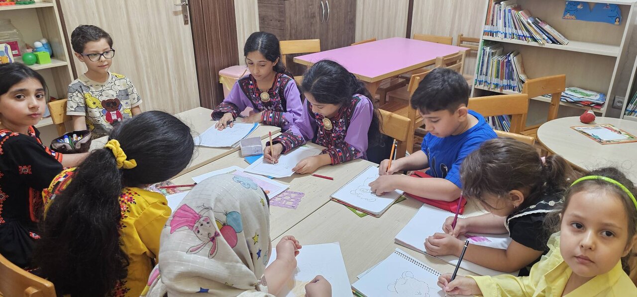 کارگاه آموزش نقاشی و کاردستی در کتابخانه ساحل