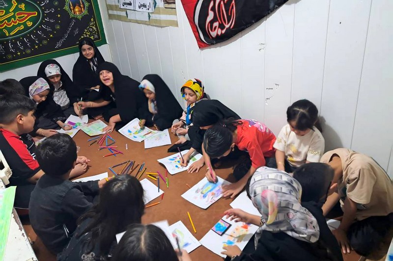 خدمت فرهنگی کتابخانه عمومی بنه‌گز به زائران اربعین حسینی با اجرای «در مسیر نور»