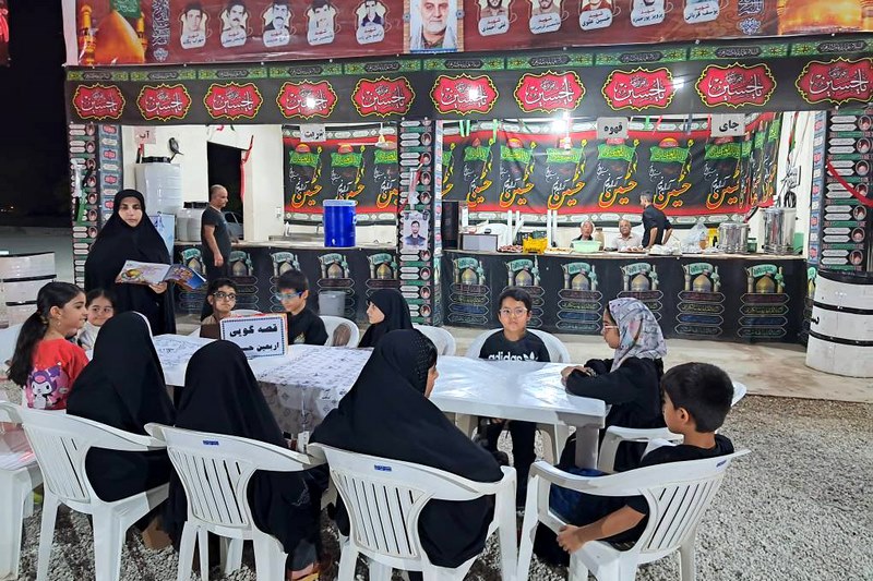 خدمت فرهنگی کتابخانه عمومی بنه‌گز به زائران اربعین حسینی با اجرای «در مسیر نور»