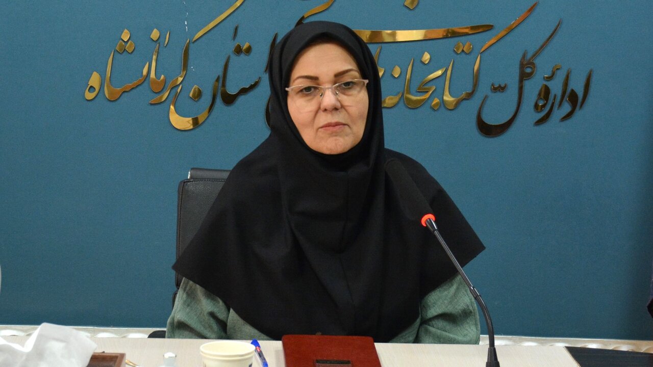 حضور اعضای انجمن خوشنویسان در کتابخانه امیرکبیر