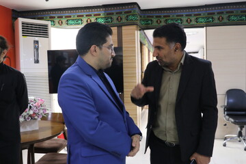 بازدید مدیر کل اداره کتابخانه‌های عمومی استان خراسان رضوی  از موسسه فرهنگی شهرآرا به مناسبت روز خبرنگار
