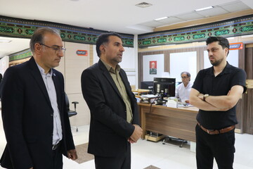 بازدید مدیر کل اداره کتابخانه‌های عمومی استان خراسان رضوی  از موسسه فرهنگی شهرآرا به مناسبت روز خبرنگار