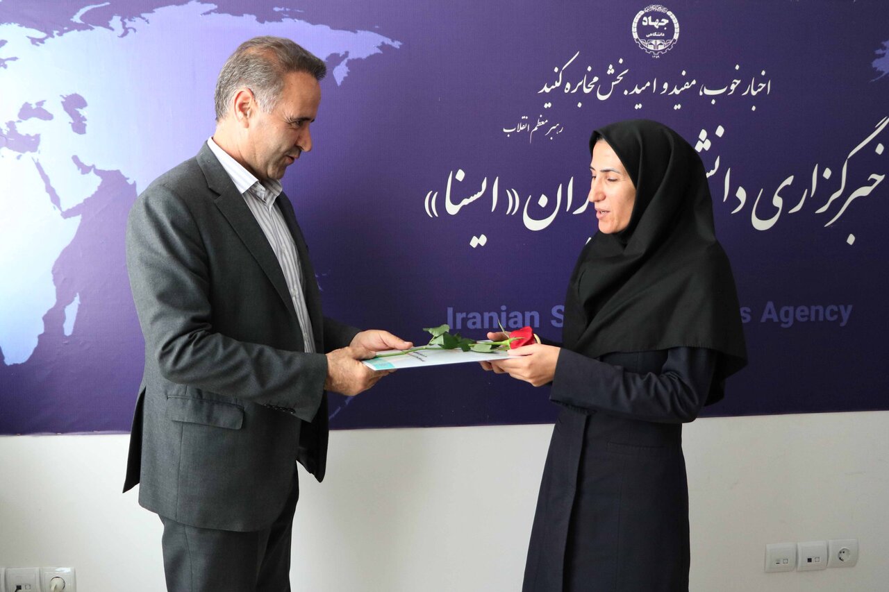تجلیل مدیرکل کتابخانه‌های عمومی خراسان شمالی از فعالان رسانه‌ای به‌مناسبت روز خبرنگار
