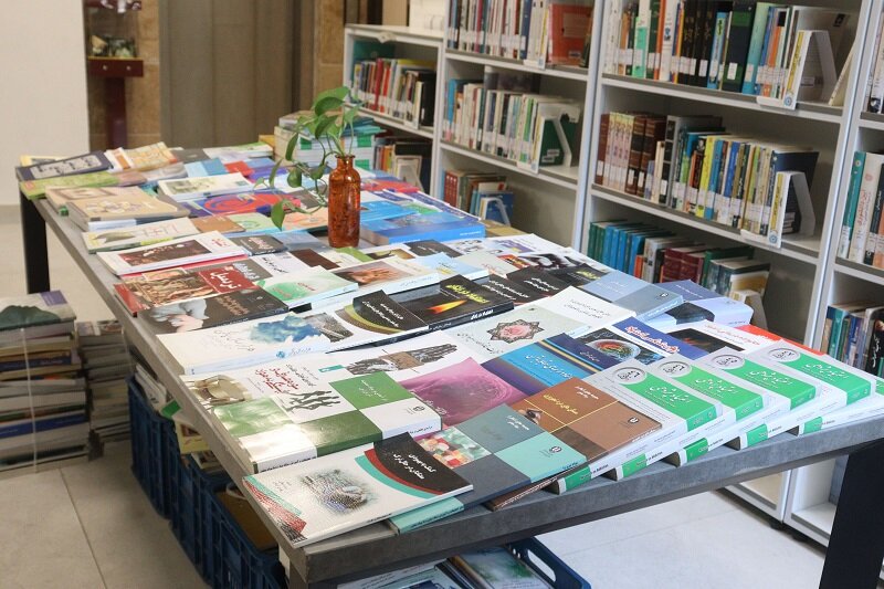 ۶۰۰ جلد کتاب به کتابخانههای عمومی استان گیلان اهدا شد