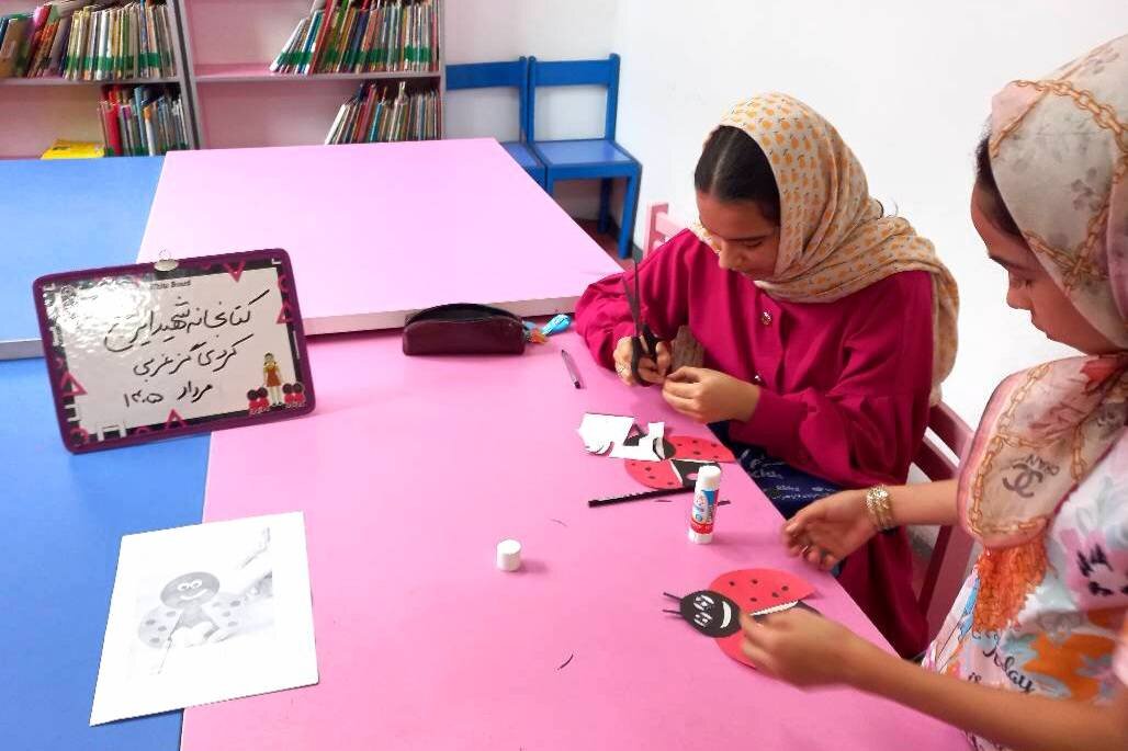 کودکان بندر گزی در کارگاه ساخت کاردستی خلاقیت خود را به نمایش گذاشتند