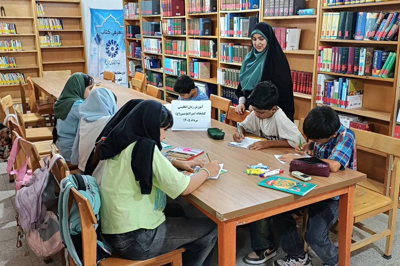 گامی تازه برای تقویت زبان انگلیسی کودکان در کتابخانه امیرالمؤمنین (ع) کلاله