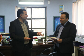 بازدید مدیرکل اداره کتابخانه‌های عمومی استان خراسان رضوی از خبرگزاری جمهوری اسلامی مرکز خراسان رضوی( ایرنا)