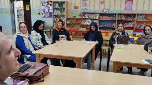 نشست ادبی «عصر قصه» با محوریت بررسی آثار جین آستن در کتابخانه شهید باهنر اهواز برگزار شد