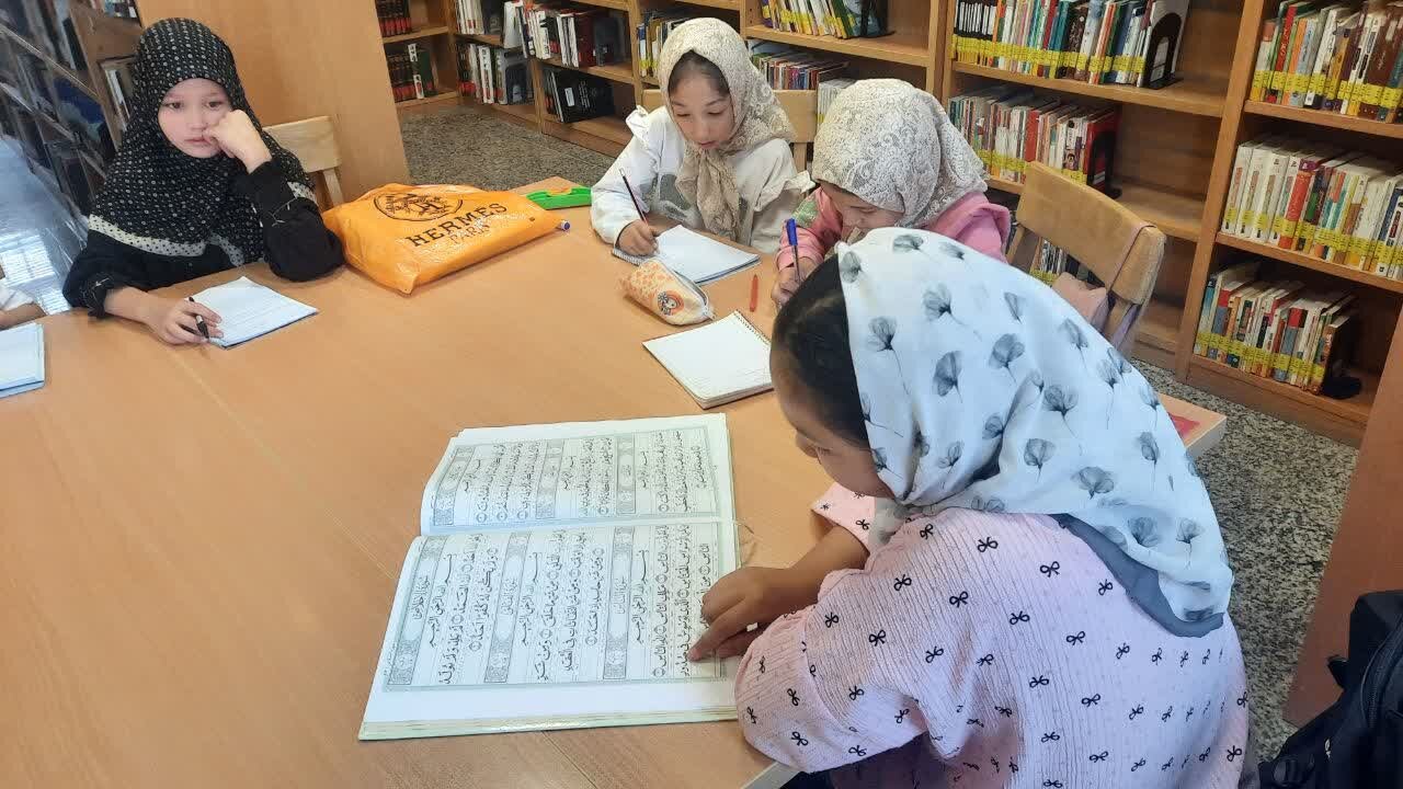 از کارگاه‌های ادبی تا آموزش کامپیوتر در کتابخانه‌های شهرستان پیشوا