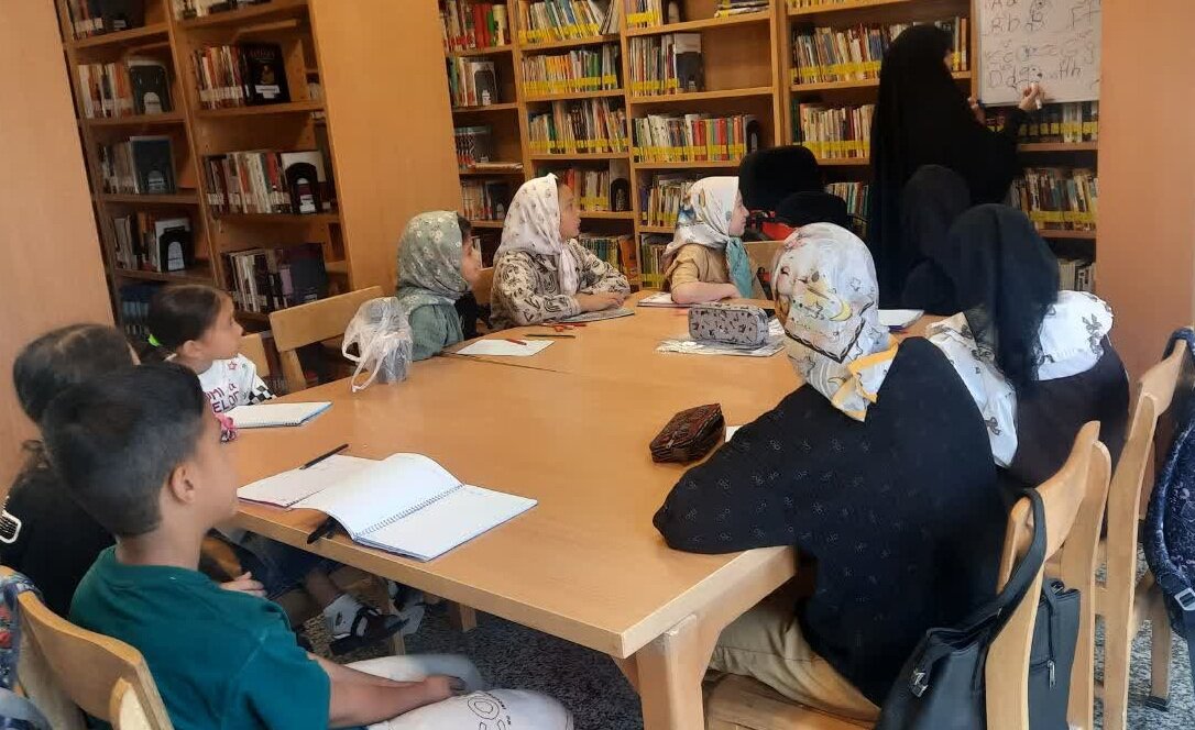از کارگاه‌های ادبی تا آموزش کامپیوتر در کتابخانه‌های شهرستان پیشوا