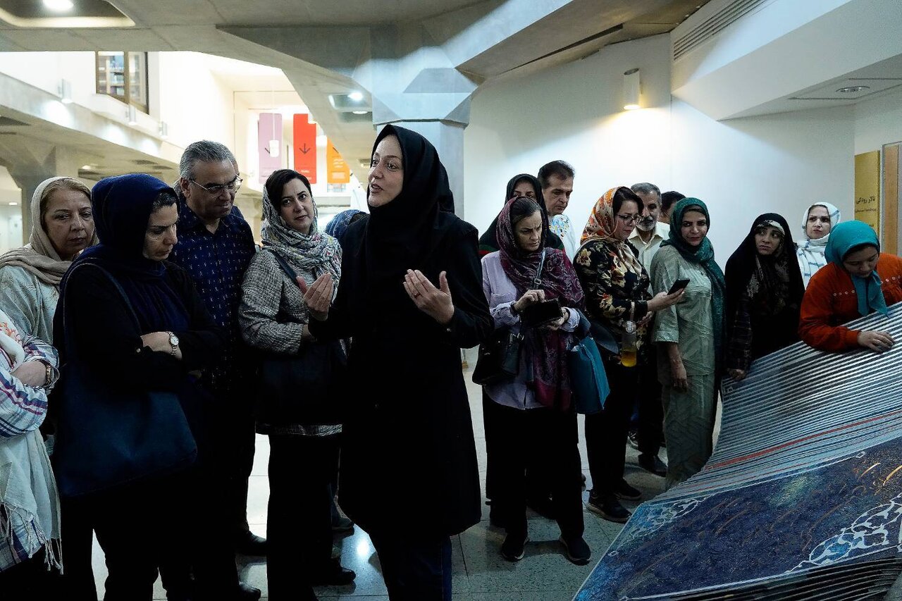 بازدید اعضای کتابخانه مرکزی پارک شهر از کتابخانه ملی ایران