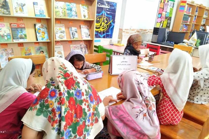 مسابقه نقاشی و نشست کتابخوان در کتابخانه حکمت دهنه برگزار شد