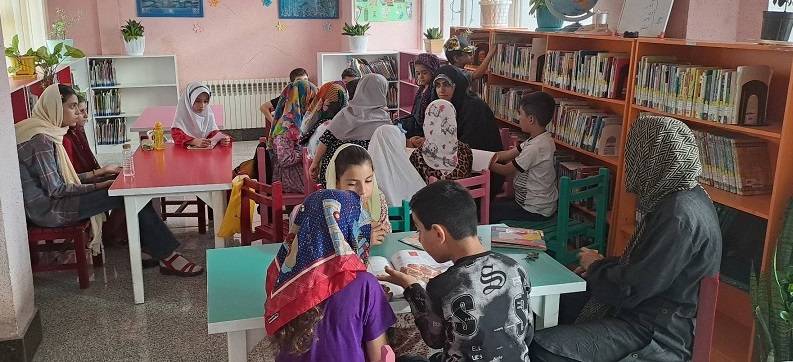 برگزاری کارگاه‌های آموزشی و برنامه‌های فرهنگی متنوع در کتابخانه امام رضا (ع) سنندج