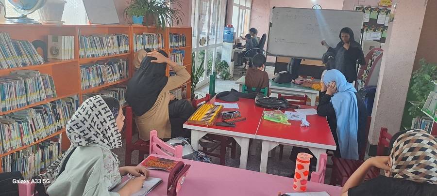 برگزاری کارگاه‌های آموزشی و برنامه‌های فرهنگی متنوع در کتابخانه امام رضا (ع) سنندج