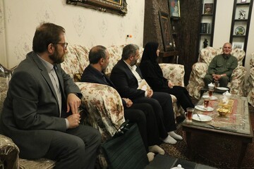 دیدار دبیرکل نهاد با خانواده شهید در استان  اردبیل