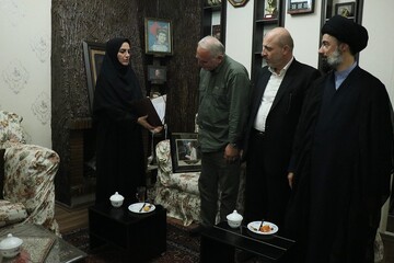 دیدار دبیرکل نهاد با خانواده شهید در استان استان اردبیل