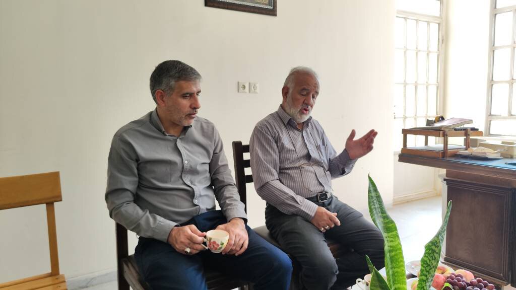 دیدار مدیرکل کتابخانه‌های عمومی استان یزد با سرپرست و کارکنان روزنامه جمهوری اسلامی