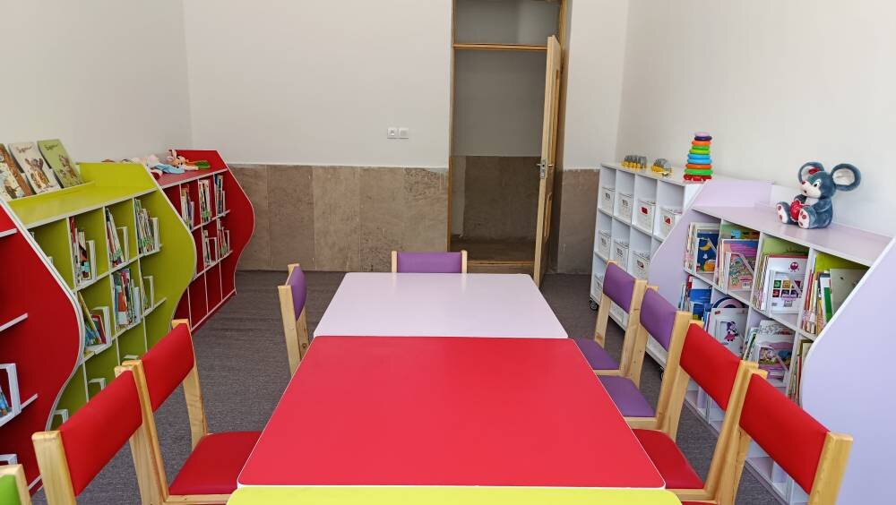 اهدای موکت توسط خیر ویسیانی به کتابخانه امام حسین (ع) سراب دوره