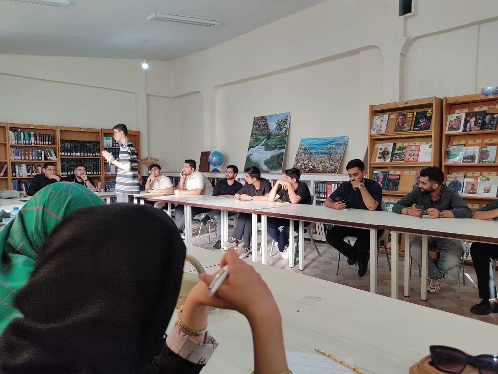 کتابخانه «آیتالله کاشانی» شهرستان ماکو، میزبان طرح «آفتاب کتاب»
