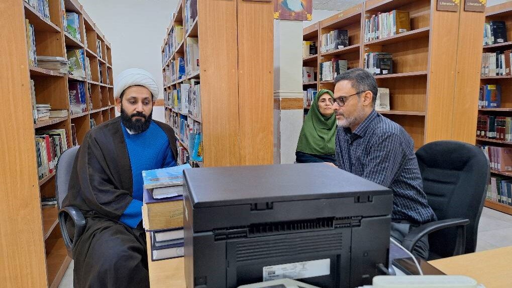بازدید سرپرست ادارهکل کتابخانههای عمومی استان خوزستان از کتابخانههای «شهدای اهواز» و «شهدای زرگان»