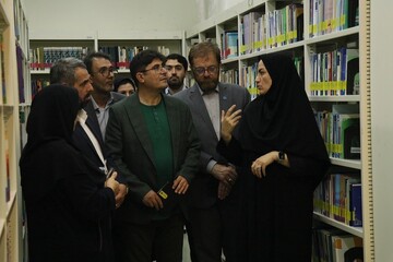 بازدید دبیرکل نهاد از کتابخانه مرکزی اردبیل