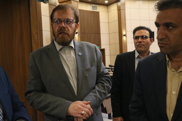 بازدید دبیرکل نهاد از کتابخانه مرکزی اردبیل