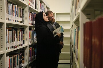 بازدید دبیرکل نهاد از کتابخانه مرکزی اردبیل