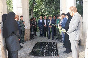 حضور دبیرکل و مدیران ارشد نهاد بر مزار شهدا در سفر به استان اردبیل