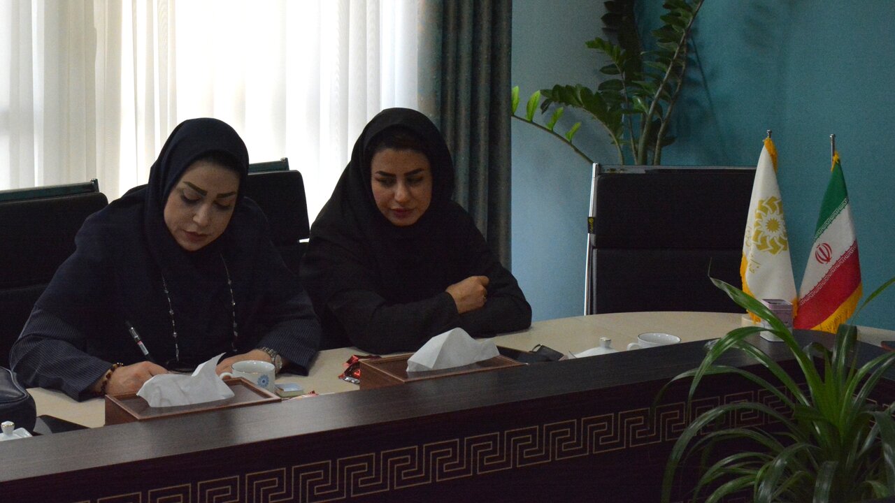 دیدار مدیرکل کتابخانههای عمومی کرمانشاه با رئیس اداره مشارکتهای مردمی سازمان فرهنگی و اجتماعی شهرداری