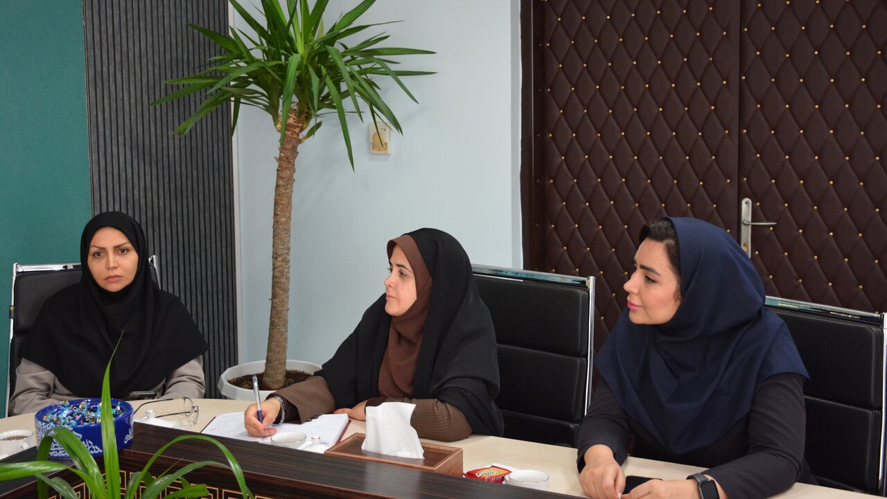 دیدار مدیرکل کتابخانه‌های عمومی کرمانشاه با رئیس اداره مشارکت‌های مردمی سازمان فرهنگی و اجتماعی شهرداری