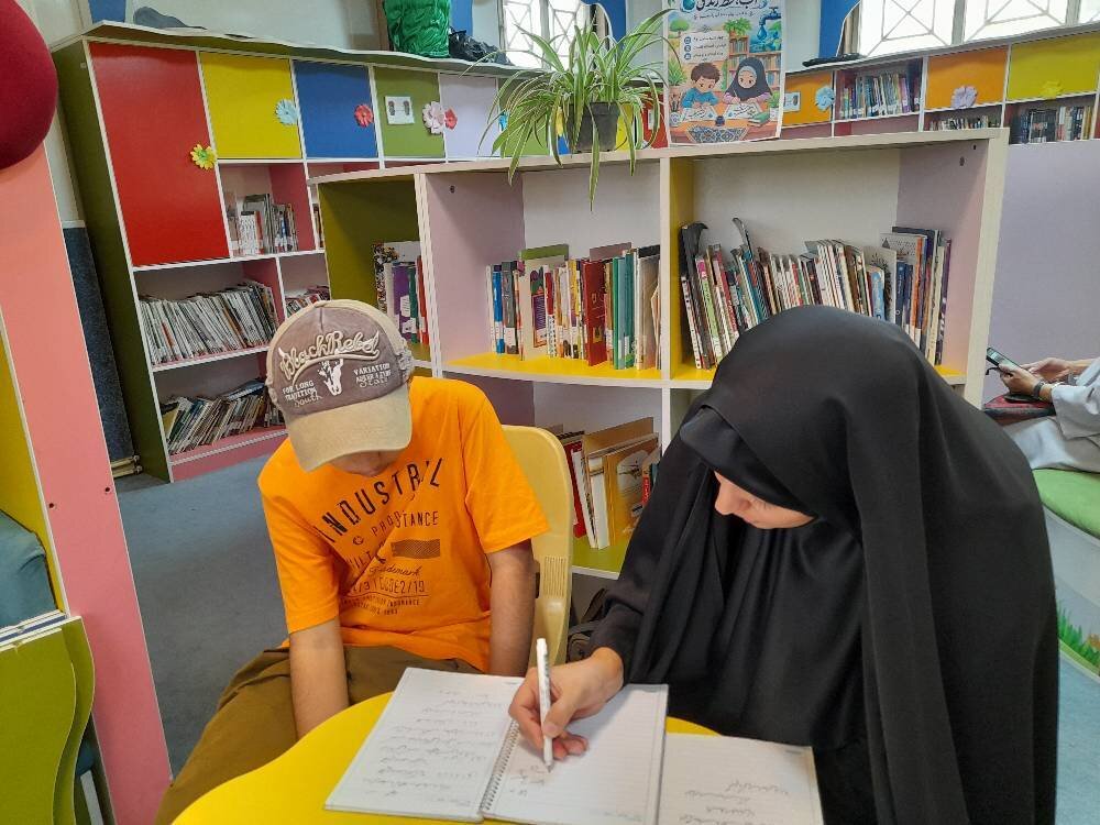 کارگاه هنری «آب؛ خط زندگی» در کتابخانه عمومی قاصدک فردیس برگزار شد