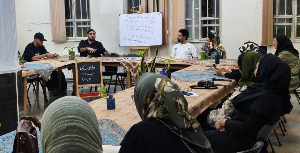 نشست حافظ‌شناسی در کتابخانه ولیعصر (عج) شهرستان ورامین